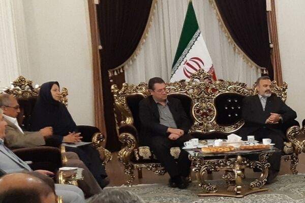 با فعالان و خبرگان بخش خصوصی همفکری می شود