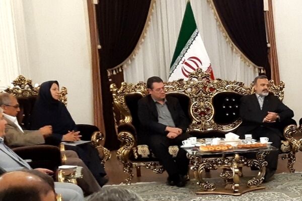 با فعالان و خبرگان بخش خصوصی همفکری می شود