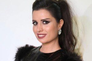 چهره واقعی و بدون حجاب آن ماری سلامه بازیگر سریال در حوالی پاییز! عکس
