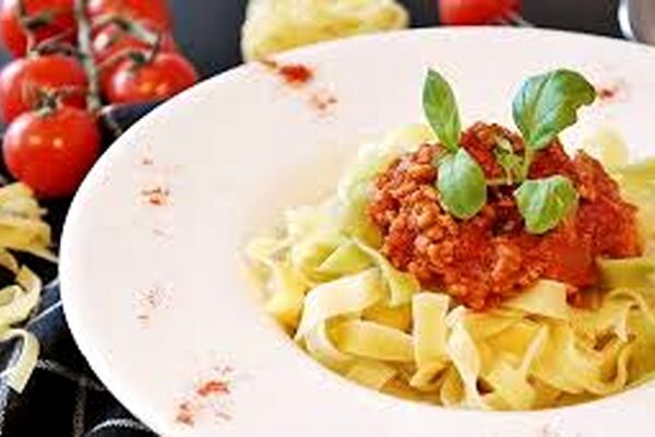 طرز تهیه ماکارونی با سس بلونز