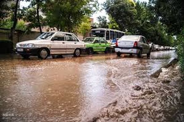 هیچ مورد آب گرفتگی میادین و بلوار در سطح شهر نداشتیم