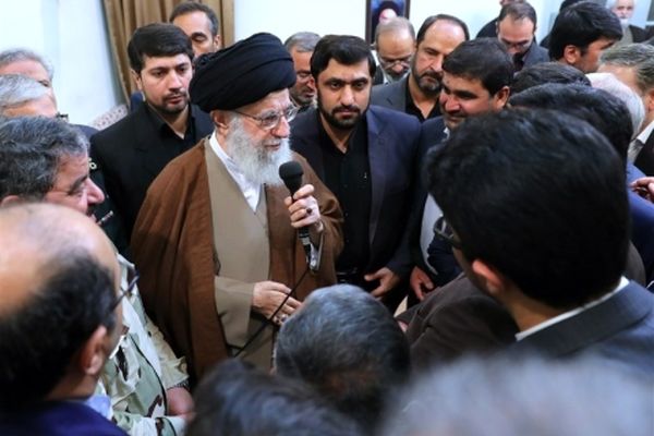 امام‌خامنه‌ای: بخش‌های مختلف باید با پدافند غیرعامل همکاری کنند