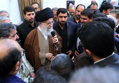 امام‌خامنه‌ای: بخش‌های مختلف باید با پدافند غیرعامل همکاری کنند