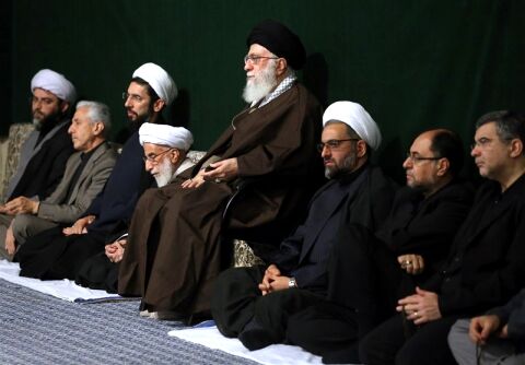 امام خامنه‌ای: ایمان زلال جوانان مومن زمینه‌ساز جلب تفضلات الهی است