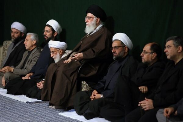 امام خامنه‌ای: ایمان زلال جوانان مومن زمینه‌ساز جلب تفضلات الهی است