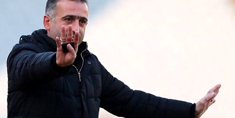 كمالوند از سرمربيگري اكسين استعفا كرد