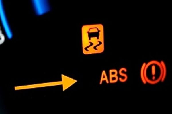 از نحوه عملکرد ترمز ABS چه می دانید؟
