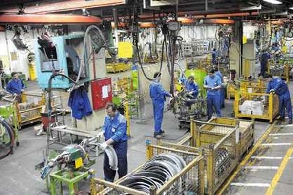 رفع صد درصدی مشکل ۱۳۵ واحد تولیدی در خراسان رضوی