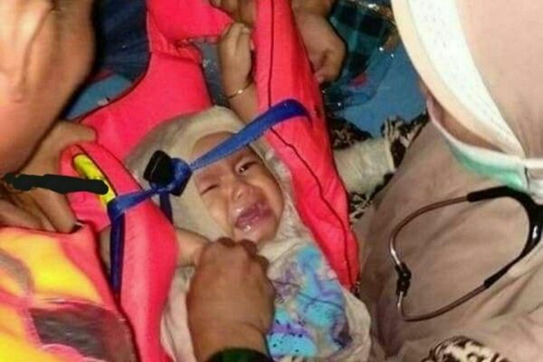 کودک بازمانده پرواز اندونزی زنده است؟