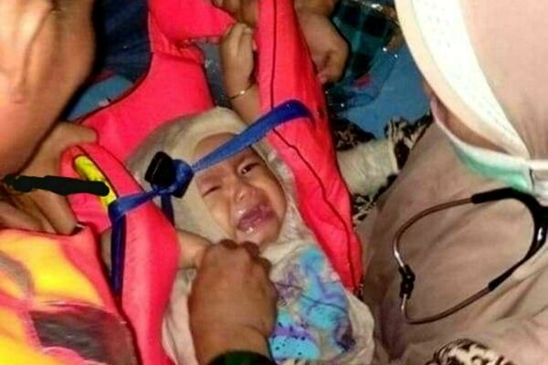 کودک بازمانده پرواز اندونزی زنده است؟