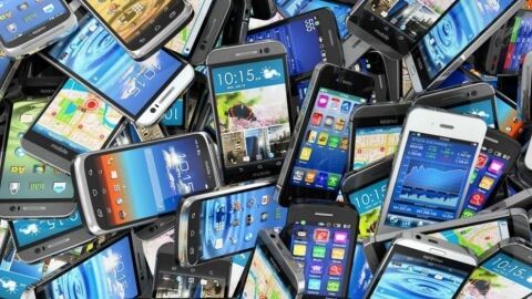 وزارت ارتباطات از تنظیم بازار موبایل سر باز زد