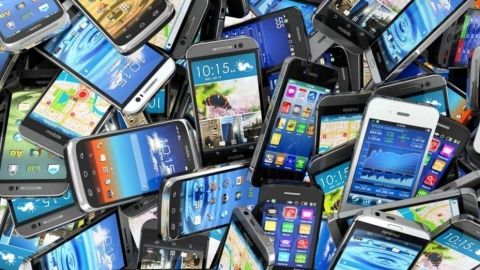 وزارت ارتباطات از تنظیم بازار موبایل سر باز زد