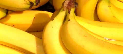 با این روش ساده جلوی قهوه‌ای شدن موزها را بگیرید