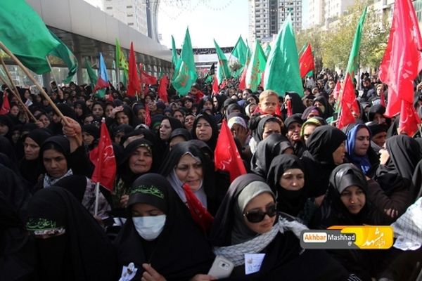 عزاداری بانوان زائر و مجاور رضوی در سوگ عرشیان