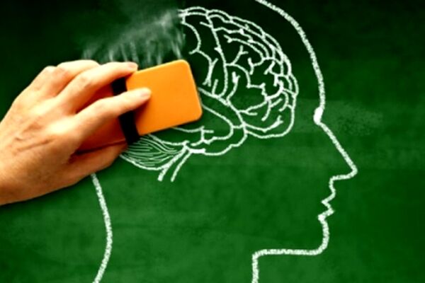 ۱۰ علامت هشدار دهنده آلزایمر