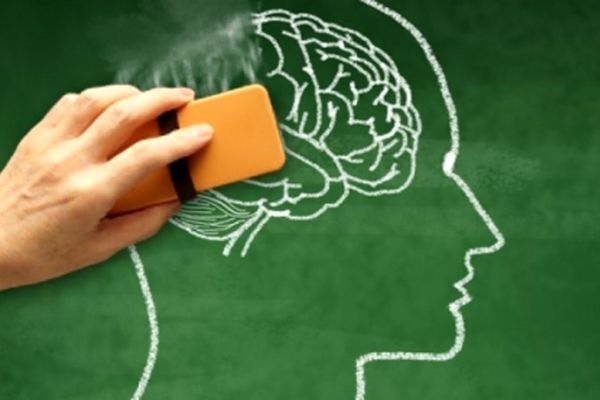 ۱۰ علامت هشدار دهنده آلزایمر