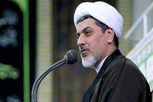 خطیب حرم مطهر رضوی: زائر با معرفت پس از زیارت به میثاق‌هایی که با امامش بسته عمل می‌کند
