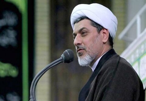 خطیب حرم مطهر رضوی: زائر با معرفت پس از زیارت به میثاق‌هایی که با امامش بسته عمل می‌کند