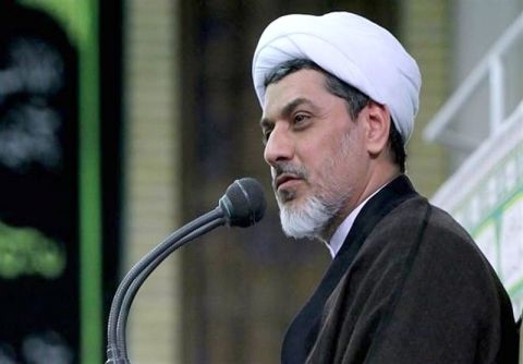 خطیب حرم مطهر رضوی: زائر با معرفت پس از زیارت به میثاق‌هایی که با امامش بسته عمل می‌کند