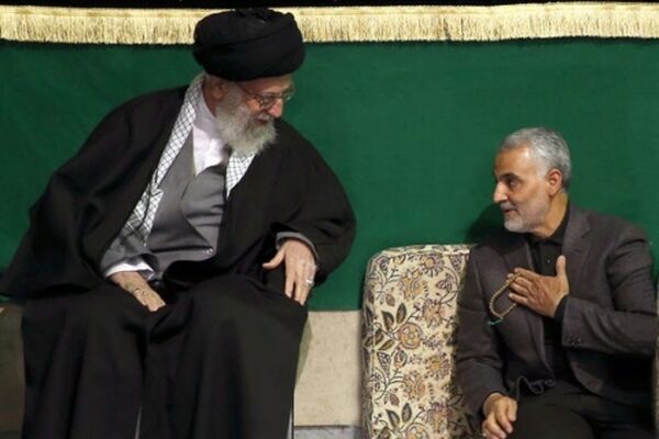 ۳۰ سال قبل؛ سردار سلیمانی در کنار رهبرانقلاب+ فیلم