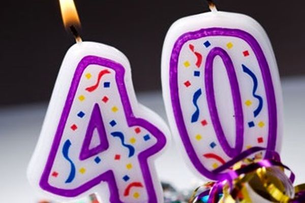 چگونه بعد از ۴۰ سالگی هم جوان به نظر بیاییم؟