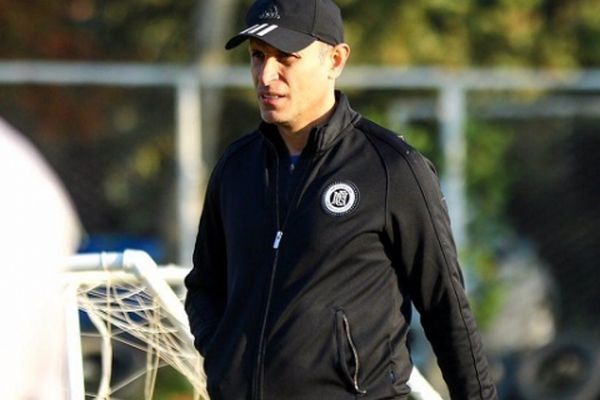 سازمان لیگ درباره لغو بازی پدیده شفاف سازی کند/ از دعوت نشدن بازیکنانم به تیم ملی خوشحالم