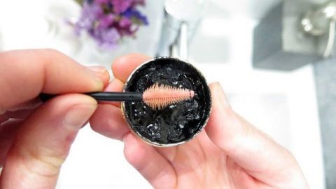 ریمل خانگی خود را برای داشتن چشمهایی زیبا بسازید!