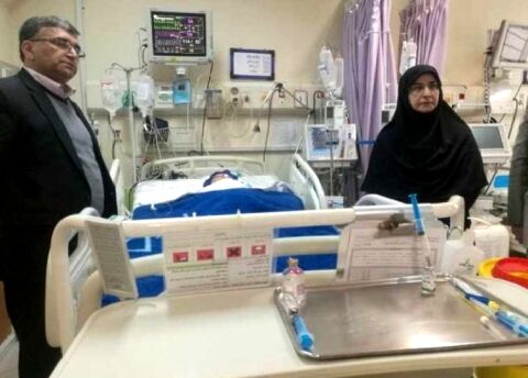 معاون وزیر با خانواده دانش آموز حادثه دیده بردسکنی دیدار کرد