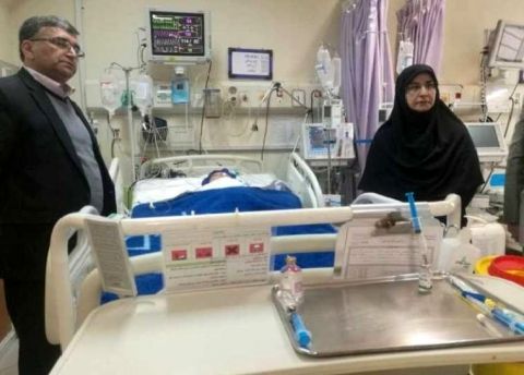 معاون وزیر با خانواده دانش آموز حادثه دیده بردسکنی دیدار کرد