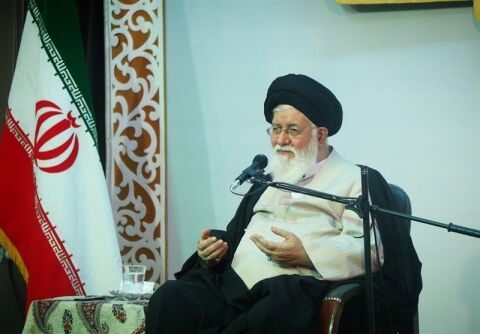 امام جمعه مشهد: رسانه در صف مقدم نبرد و رزم با دنیای استکبار است