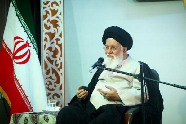 امام جمعه مشهد: رسانه در صف مقدم نبرد و رزم با دنیای استکبار است