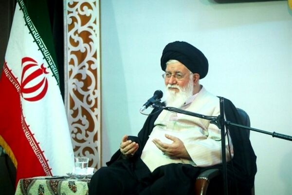 امام جمعه مشهد: رسانه در صف مقدم نبرد و رزم با دنیای استکبار است