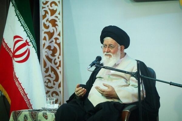 امام جمعه مشهد: رسانه در صف مقدم نبرد و رزم با دنیای استکبار است