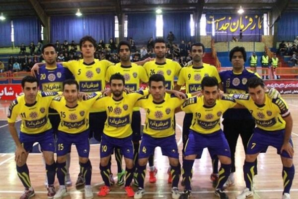 محرومیت کاپیتان فرش آرا به دلیل سه کارته بودن