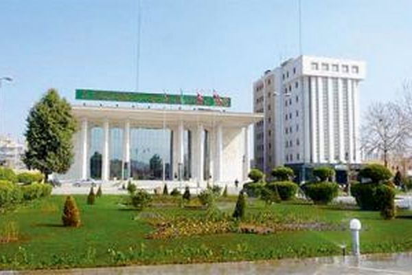 یک جابه‌جایی کاملا شرقی