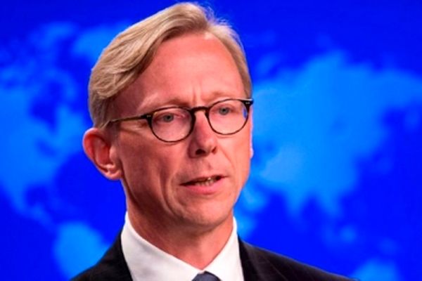 هوک: مجبور بودیم برخی کشورها را از تحریم‌ها ضد ایران معاف کنیم