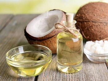 ۱۰ خاصیت فوق العاده روغن نارگیل برای پوست، مو و زیبایی