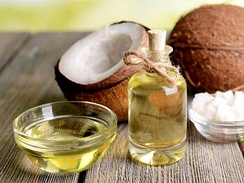 ۱۰ خاصیت فوق العاده روغن نارگیل برای پوست، مو و زیبایی