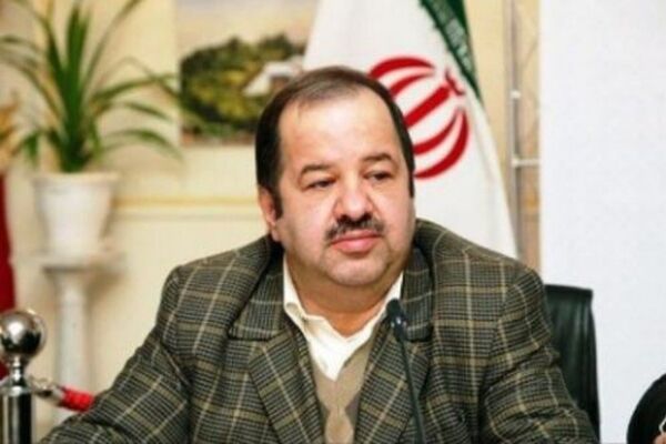 چرا در زمان اجرای قانون منع به‌کارگیری بازنشستگان اختلاف وجود دارد؟