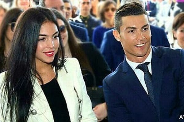 رونالدو رسماً از نامزدش خواستگاری کرد