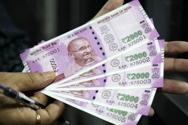 ارزش روپیه پاکستان ۷٫۷ درصد سقوط کرد