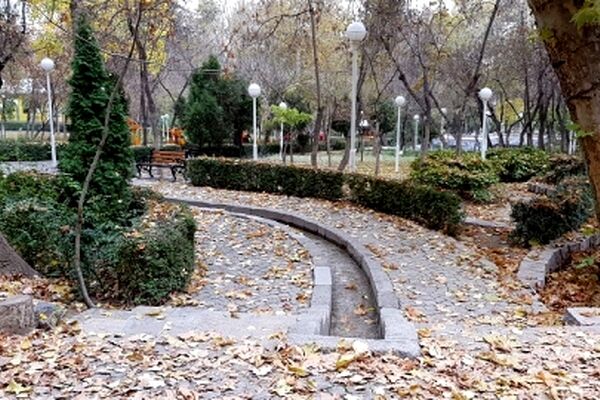 پاییز گردی در پارک وکیل آباد