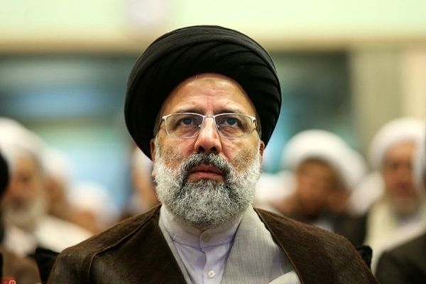 رئیسی: وارد کردن مردم در عرصه‌های اقتصادی و اجتماعی گره‌گشا است