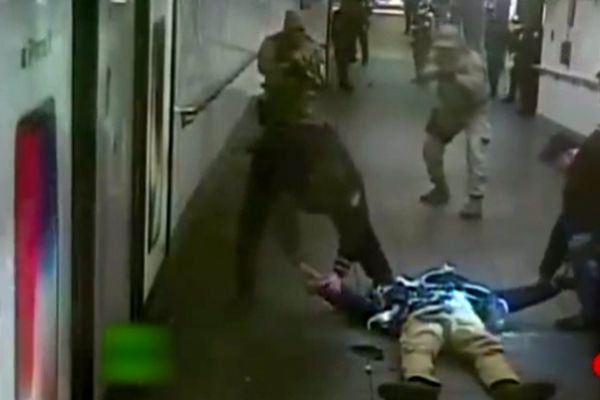 تصاویر ضبط‌شده از انفجار یک عامل انتحاری در میدان تایمز نیویورک