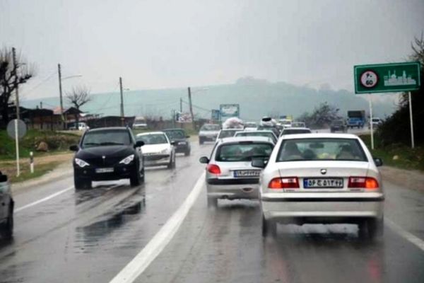 سطح برخی جاده های خراسان رضوی لغزنده است