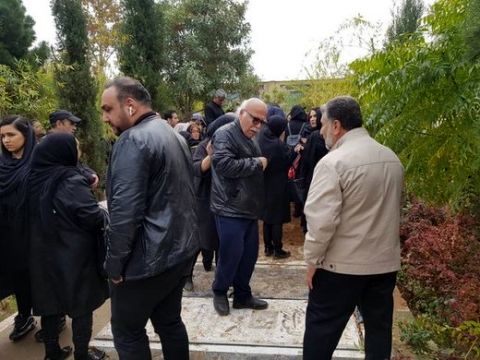 پیکر  مامان آتی سینما تشییع شد/ عکس