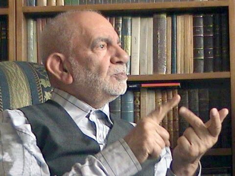 یک استاد ادبیات: داستان‌های مولوی حاوی بن‌مایه قرآنی است