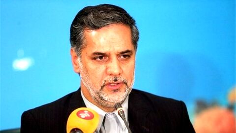 استمرار حضور بازنشستگان در نهادهای اجرایی هیچ توجیهی ندارد/ وابستگی مدیران بازنشسته به صندلی‎هایشان قابل تامل