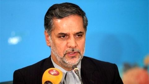 استمرار حضور بازنشستگان در نهادهای اجرایی هیچ توجیهی ندارد/ وابستگی مدیران بازنشسته به صندلی‎هایشان قابل تامل