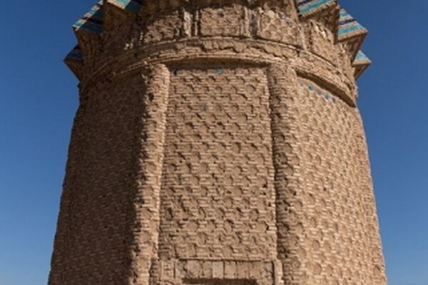بی مهری میراث فرهنگی به میل 700 ساله مشهد